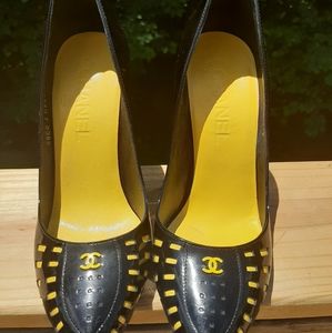 CHANEL Pumps